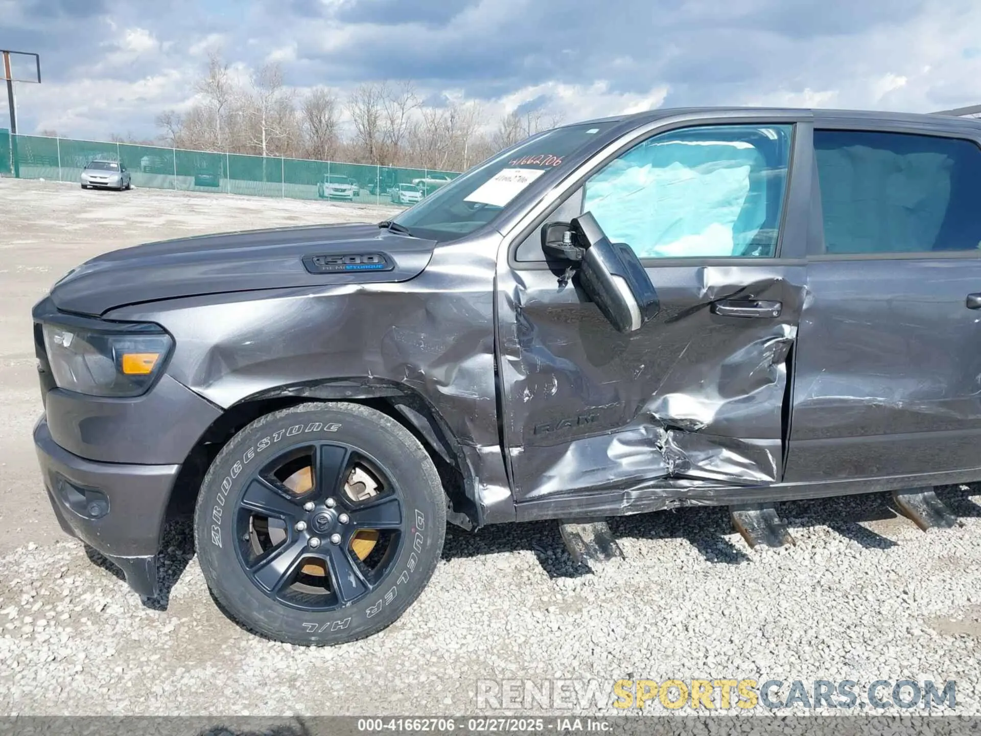 6 Photograph of a damaged car 1C6SRFMT8NN267989 RAM 1500 2022