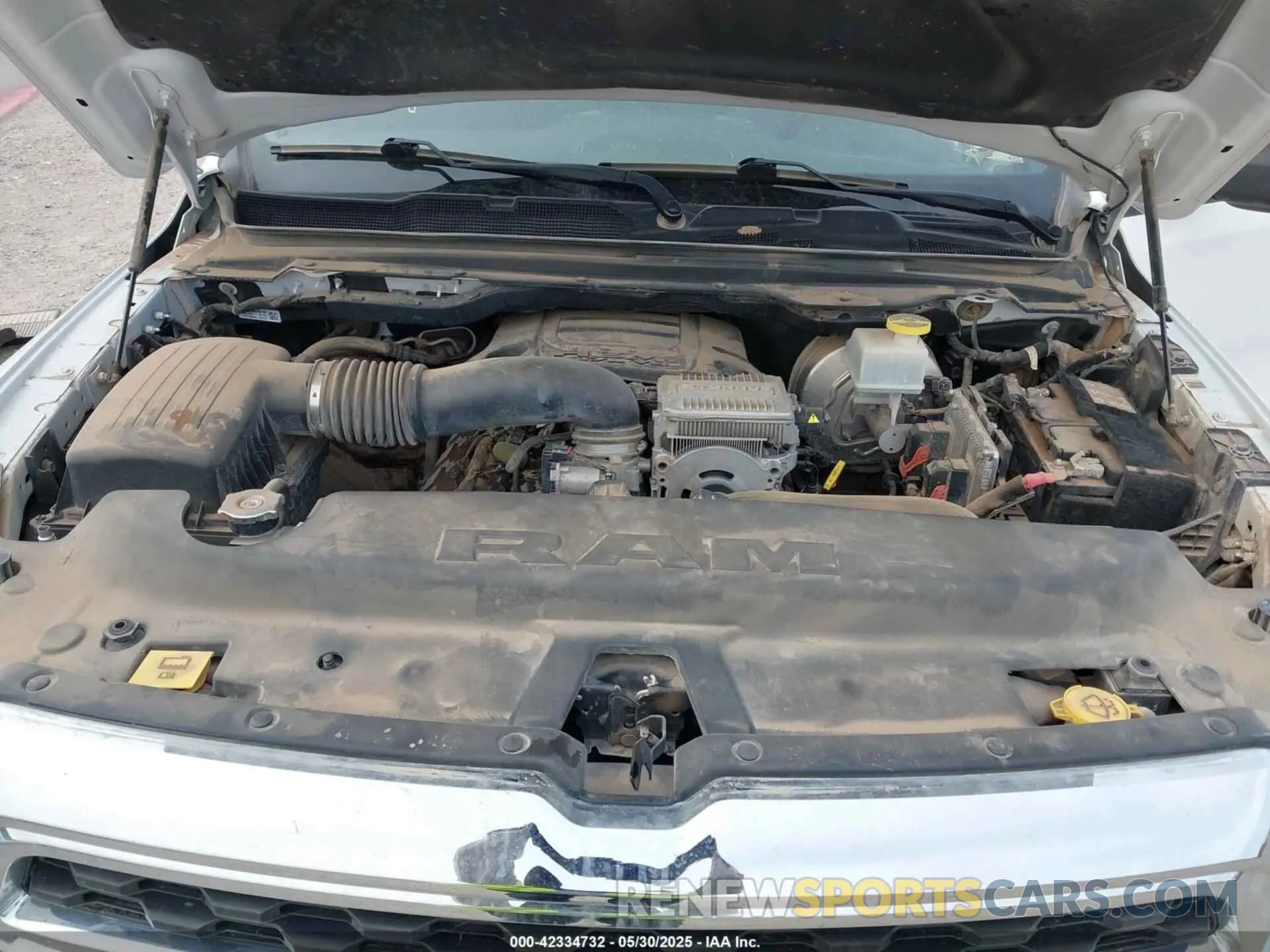 10 Photograph of a damaged car 1C6SRFMT8NN313403 RAM 1500 2022