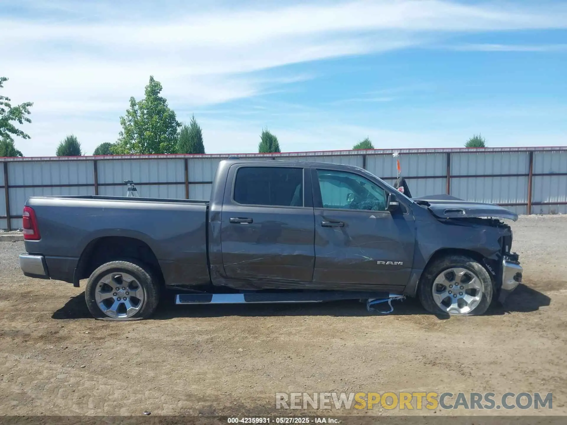 13 Photograph of a damaged car 1C6SRFMT8NN481607 RAM 1500 2022