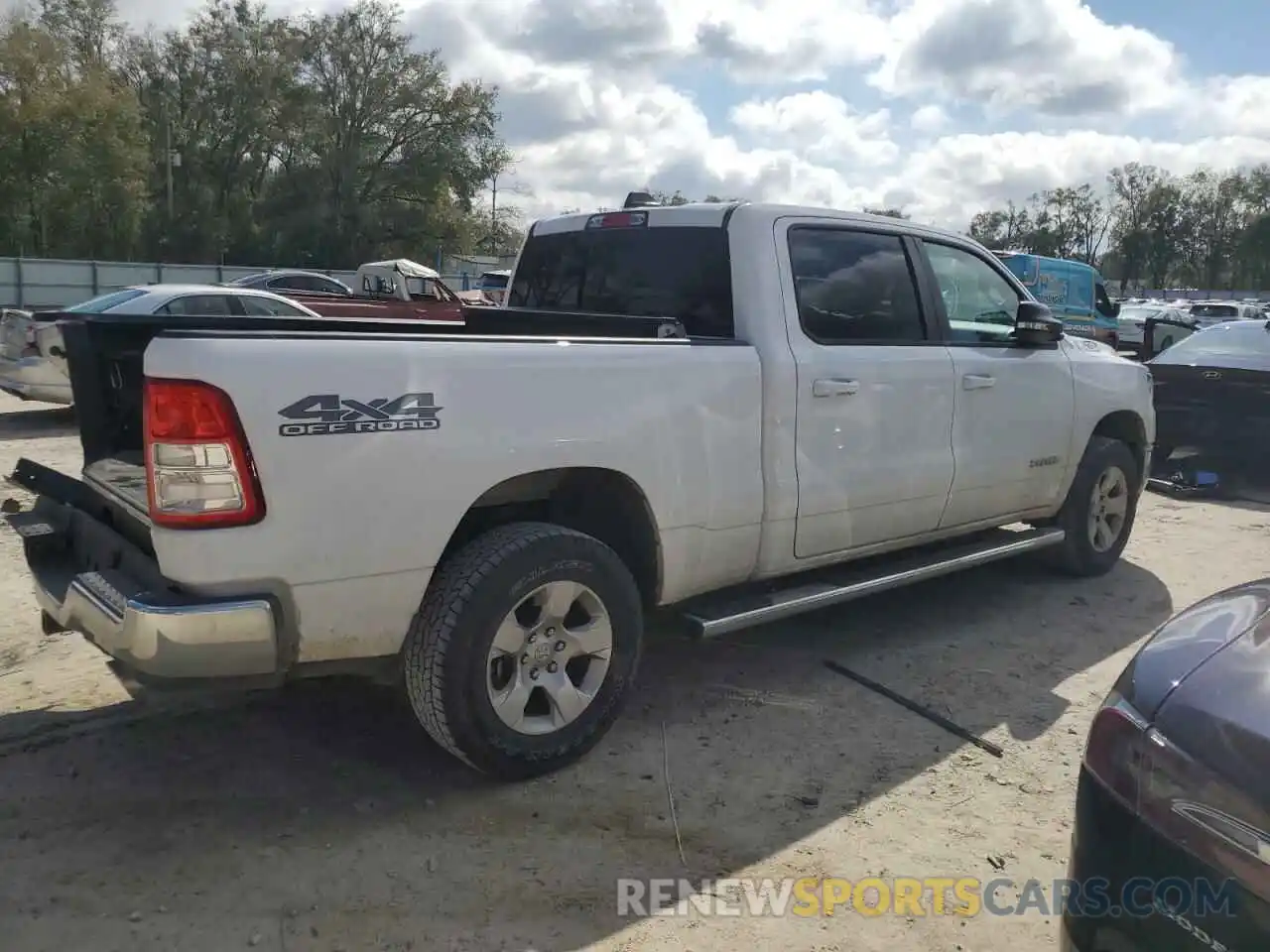 3 Photograph of a damaged car 1C6SRFMTXNN339209 RAM 1500 2022