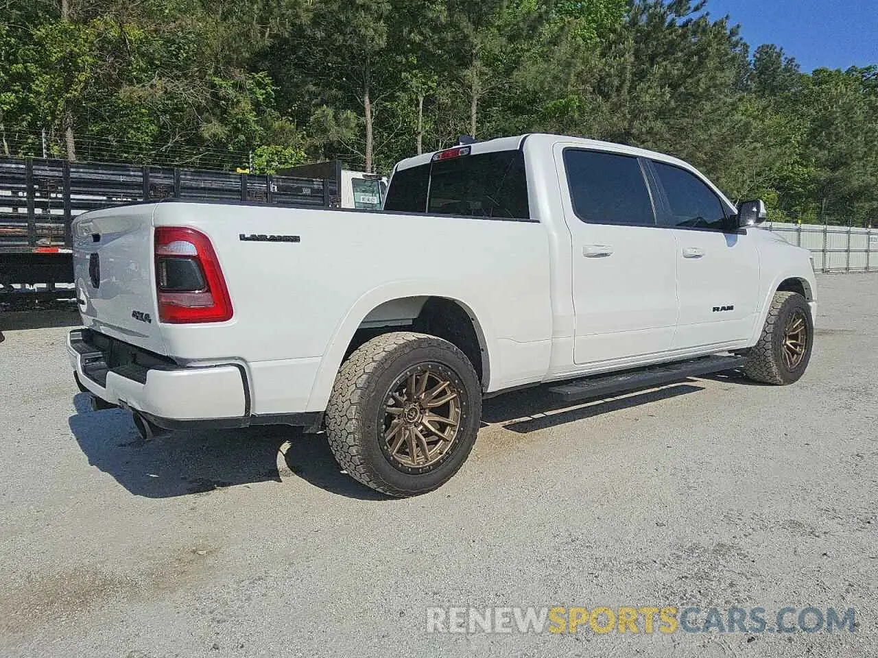 3 Photograph of a damaged car 1C6SRFRT6NN167351 RAM 1500 2022