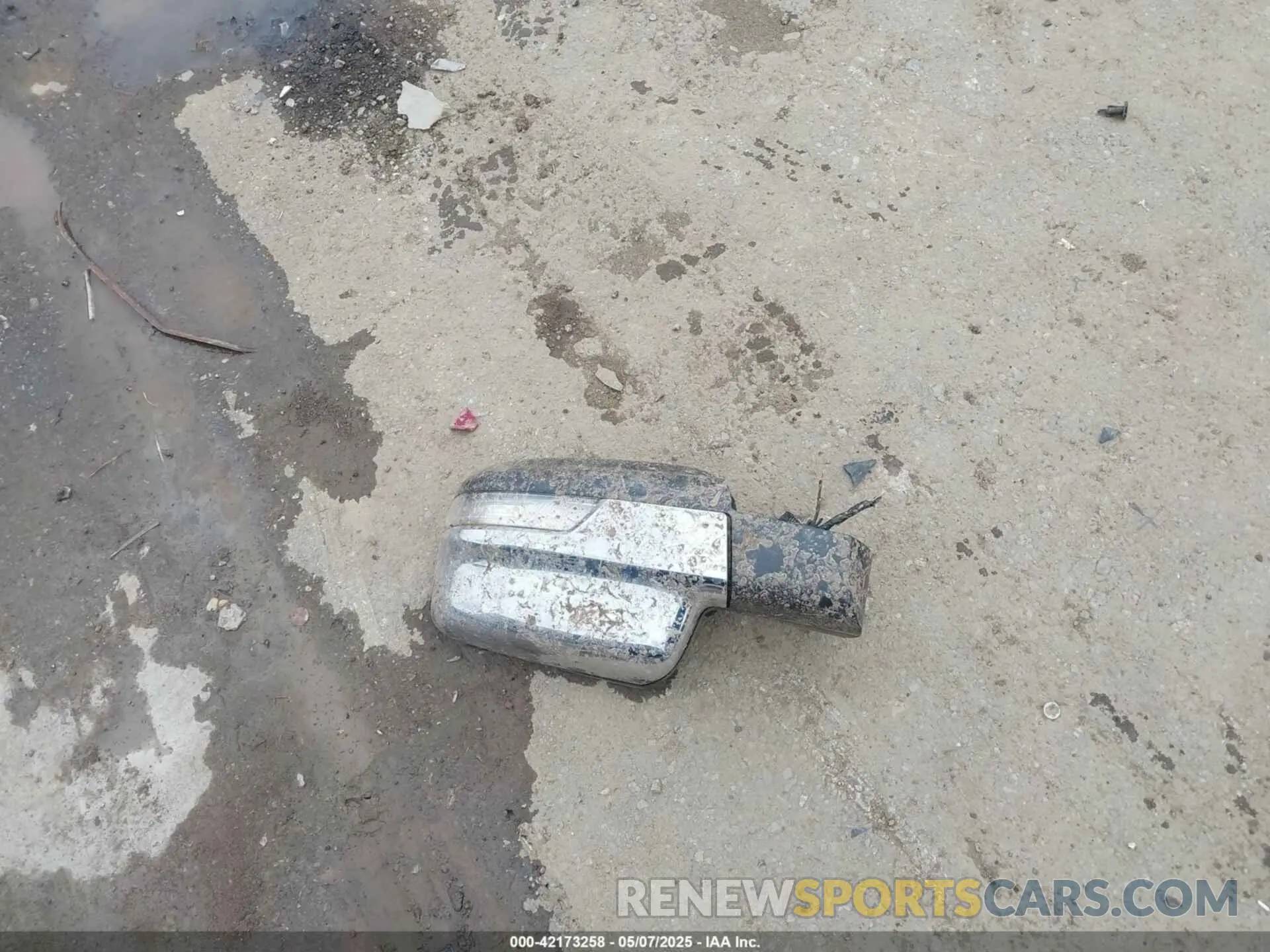 12 Photograph of a damaged car 1C6SRFRTXNN223050 RAM 1500 2022