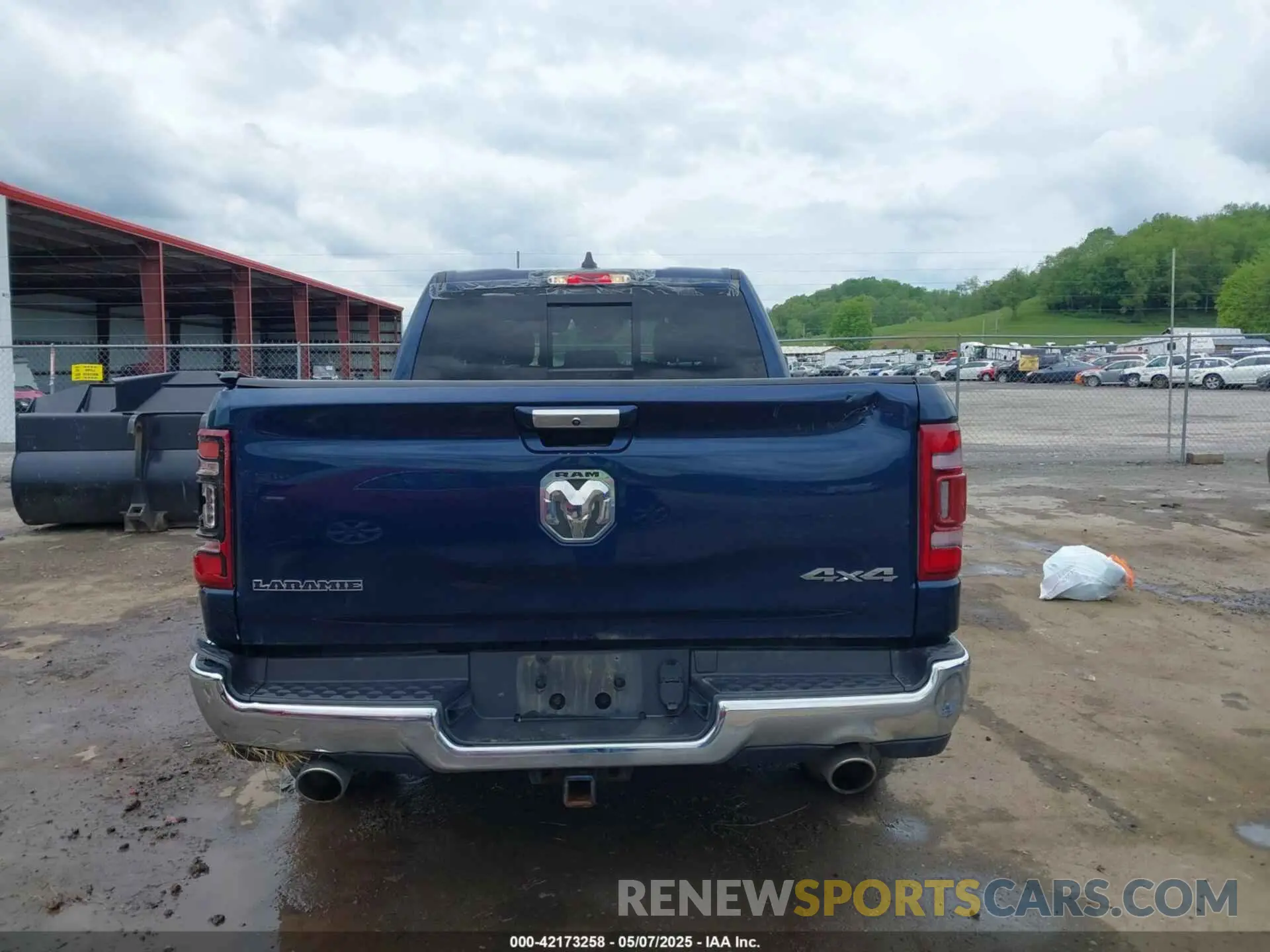 17 Photograph of a damaged car 1C6SRFRTXNN223050 RAM 1500 2022