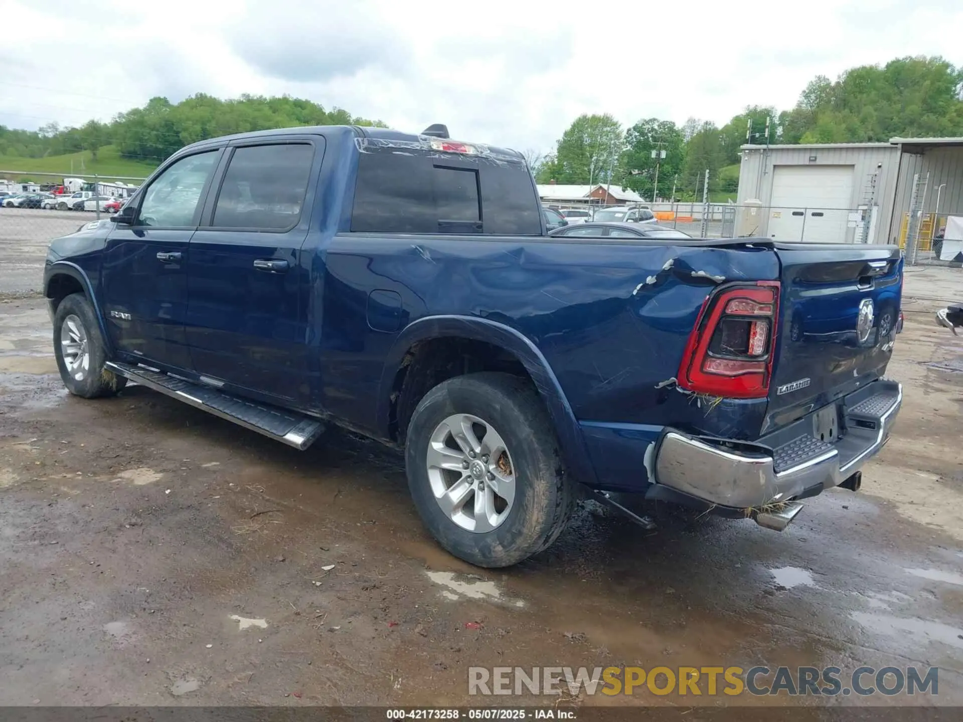 3 Photograph of a damaged car 1C6SRFRTXNN223050 RAM 1500 2022
