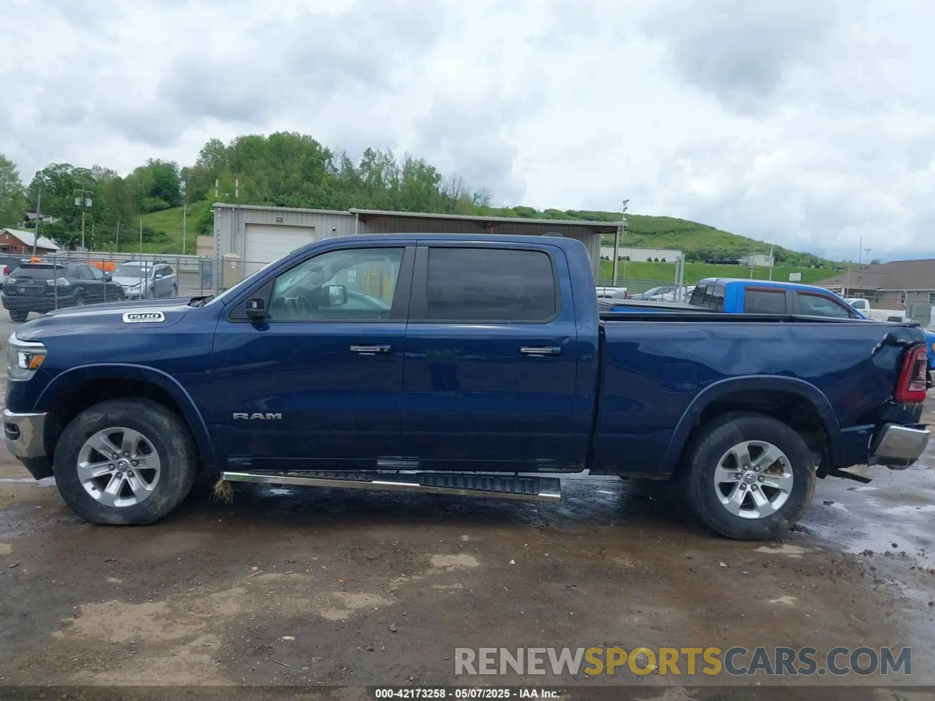 6 Photograph of a damaged car 1C6SRFRTXNN223050 RAM 1500 2022