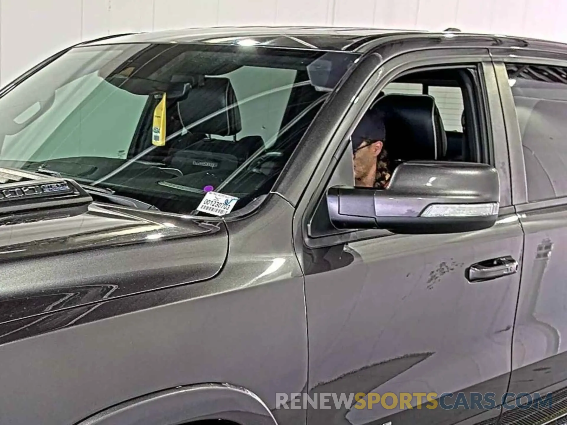 5 Photograph of a damaged car 1C6SRFRTXNN429307 RAM 1500 2022