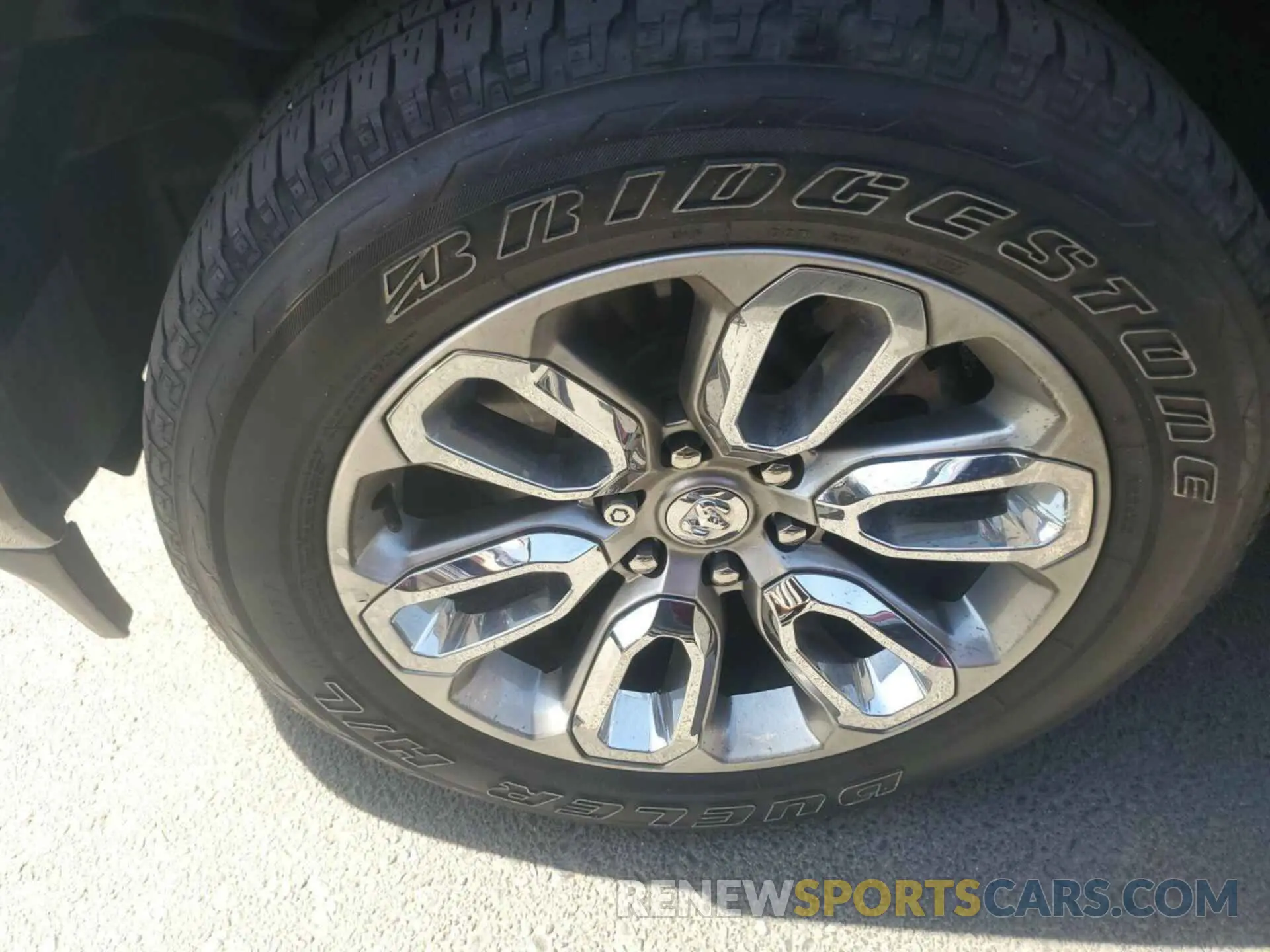 9 Photograph of a damaged car 1C6SRFRTXNN429307 RAM 1500 2022