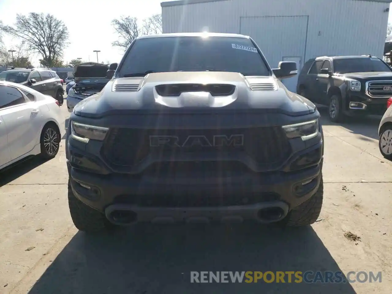 5 Photograph of a damaged car 1C6SRFU91NN112656 RAM 1500 2022