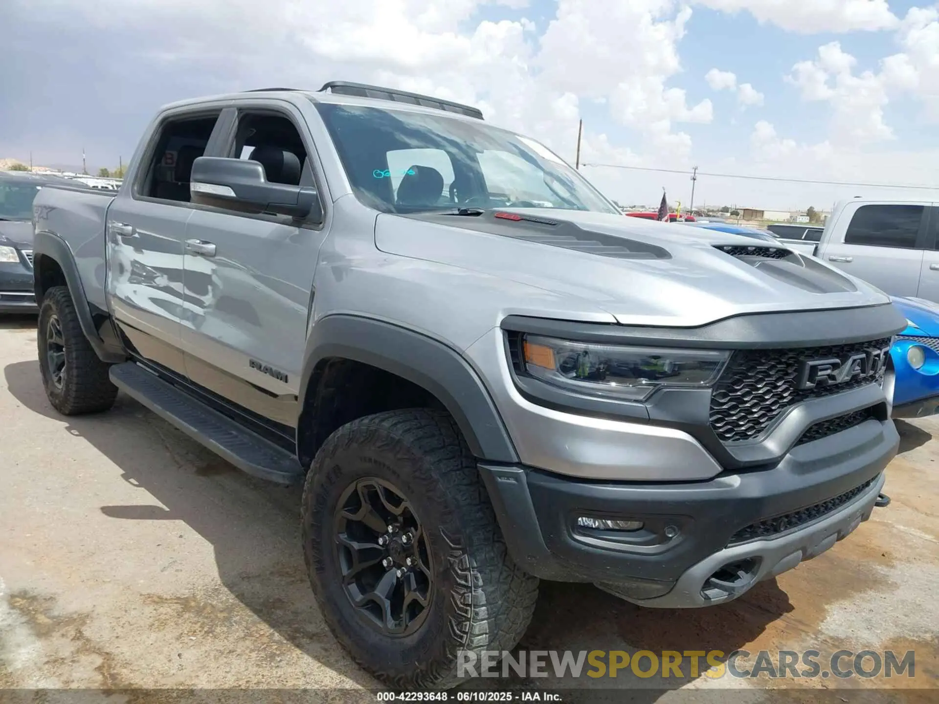 1 Photograph of a damaged car 1C6SRFU91NN370644 RAM 1500 2022