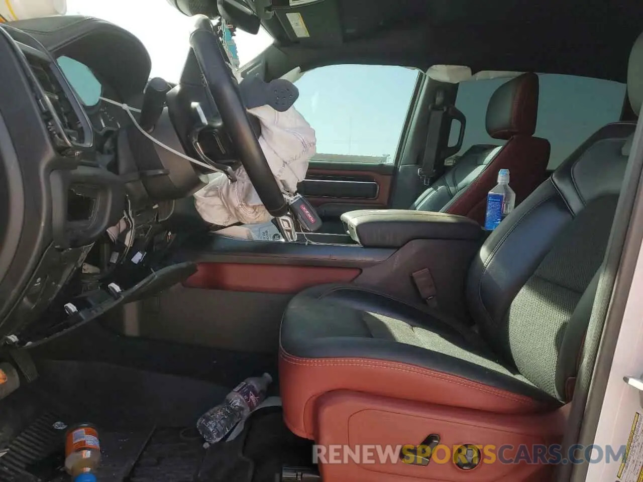7 Photograph of a damaged car 1C6SRFU92NN270357 RAM 1500 2022