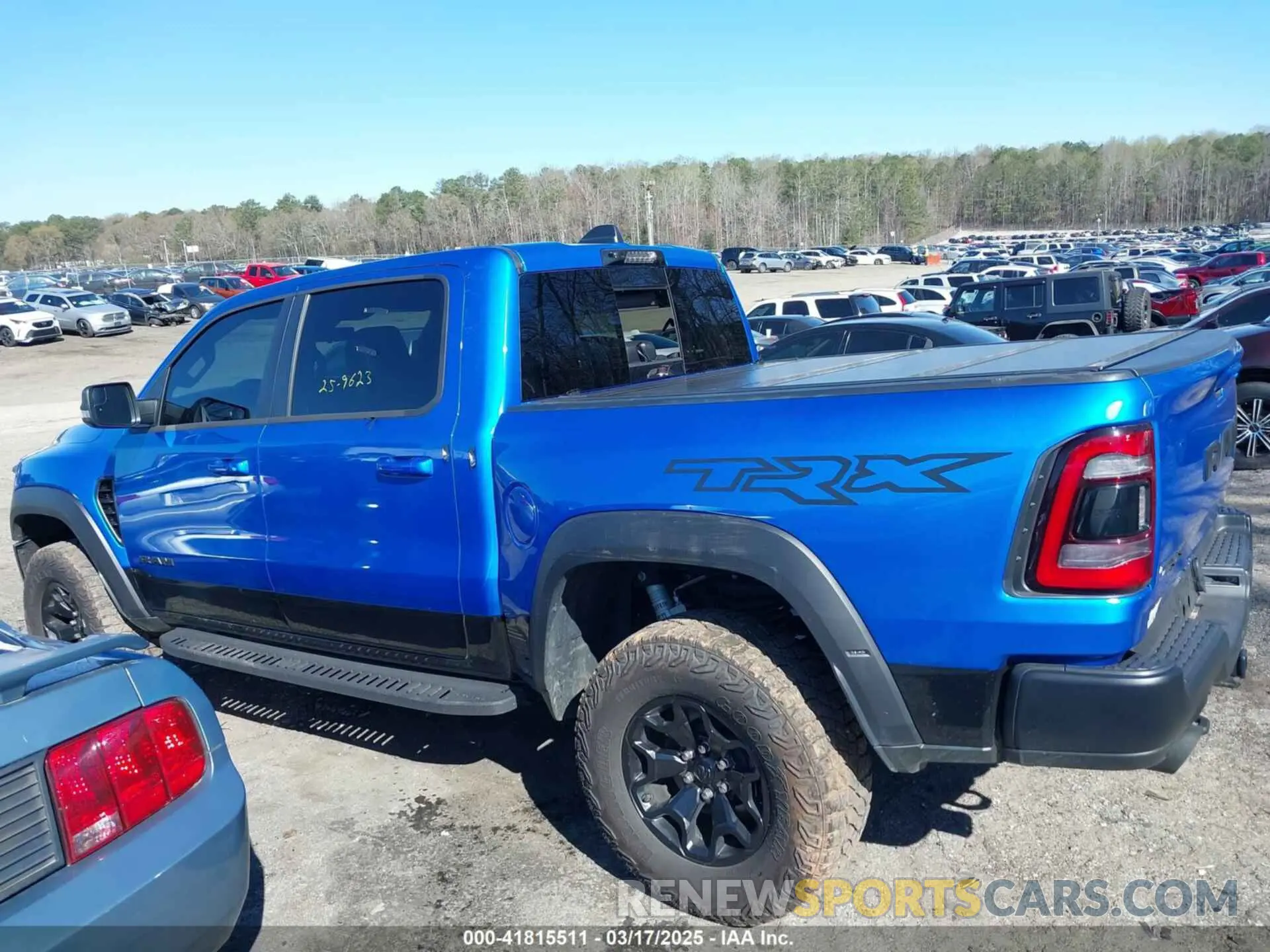 14 Photograph of a damaged car 1C6SRFU92NN307018 RAM 1500 2022