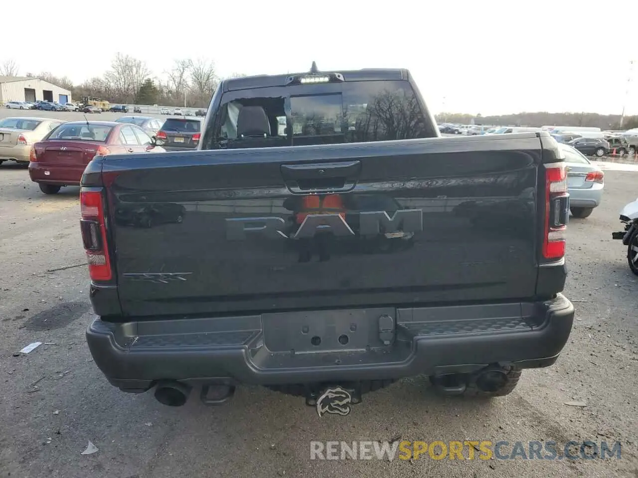 6 Photograph of a damaged car 1C6SRFU93NN252272 RAM 1500 2022