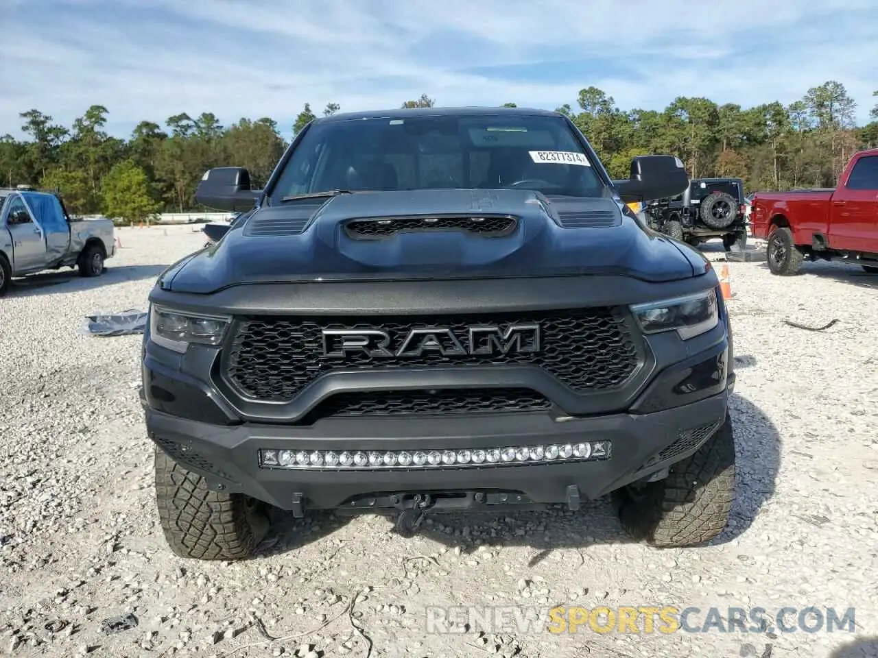 5 Photograph of a damaged car 1C6SRFU93NN335250 RAM 1500 2022