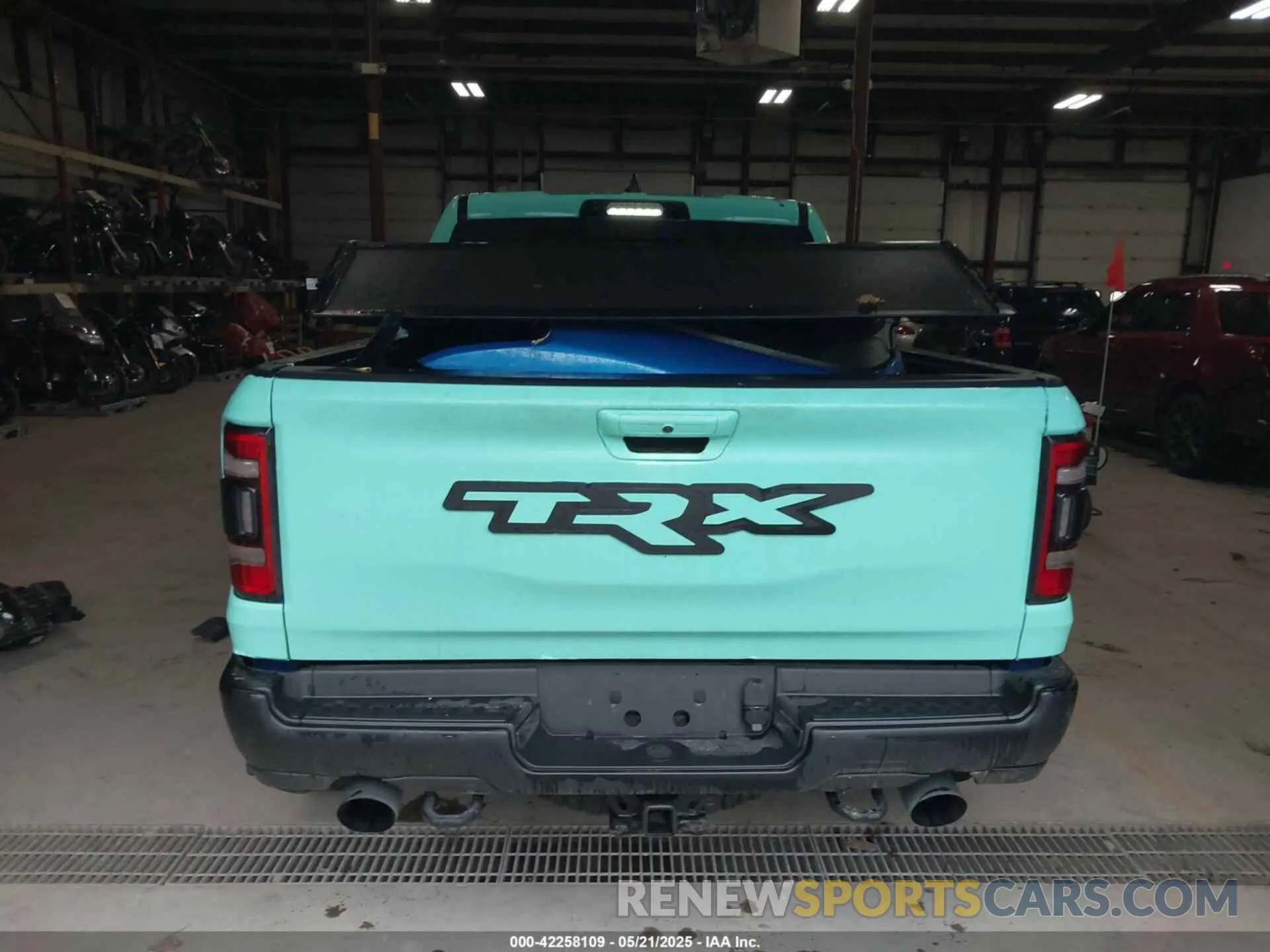 17 Photograph of a damaged car 1C6SRFU93NN368958 RAM 1500 2022
