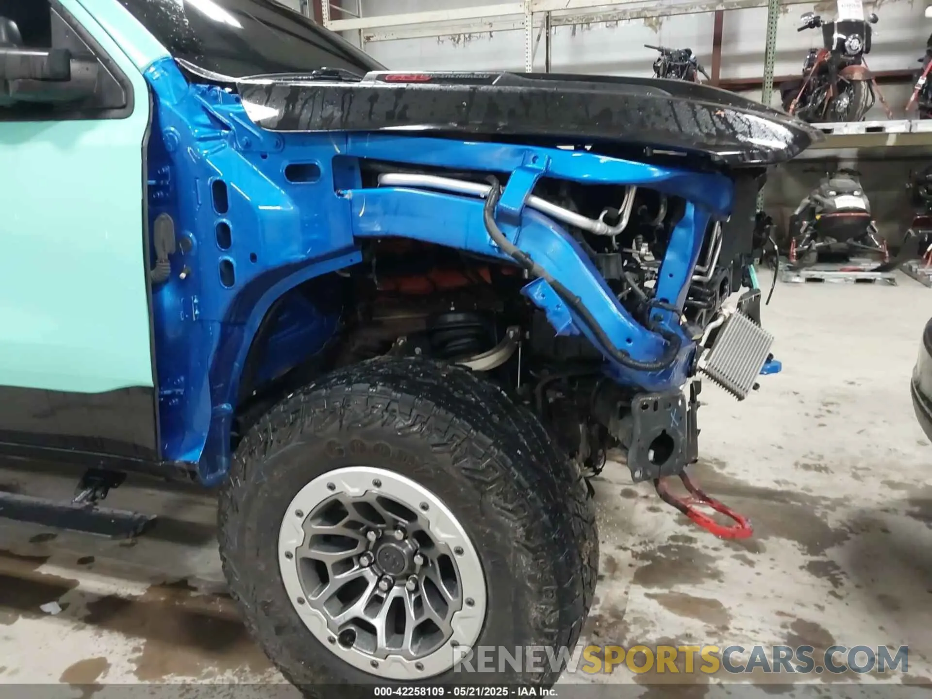 20 Photograph of a damaged car 1C6SRFU93NN368958 RAM 1500 2022