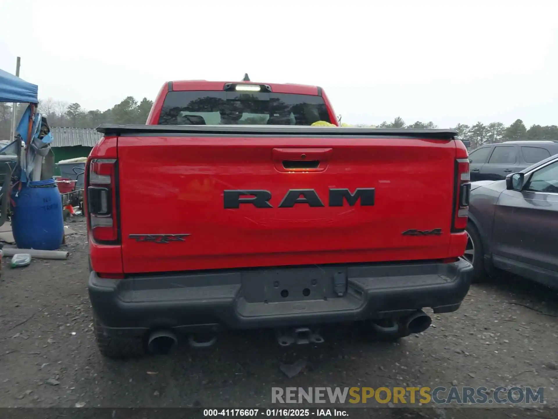 16 Photograph of a damaged car 1C6SRFU93NN415101 RAM 1500 2022