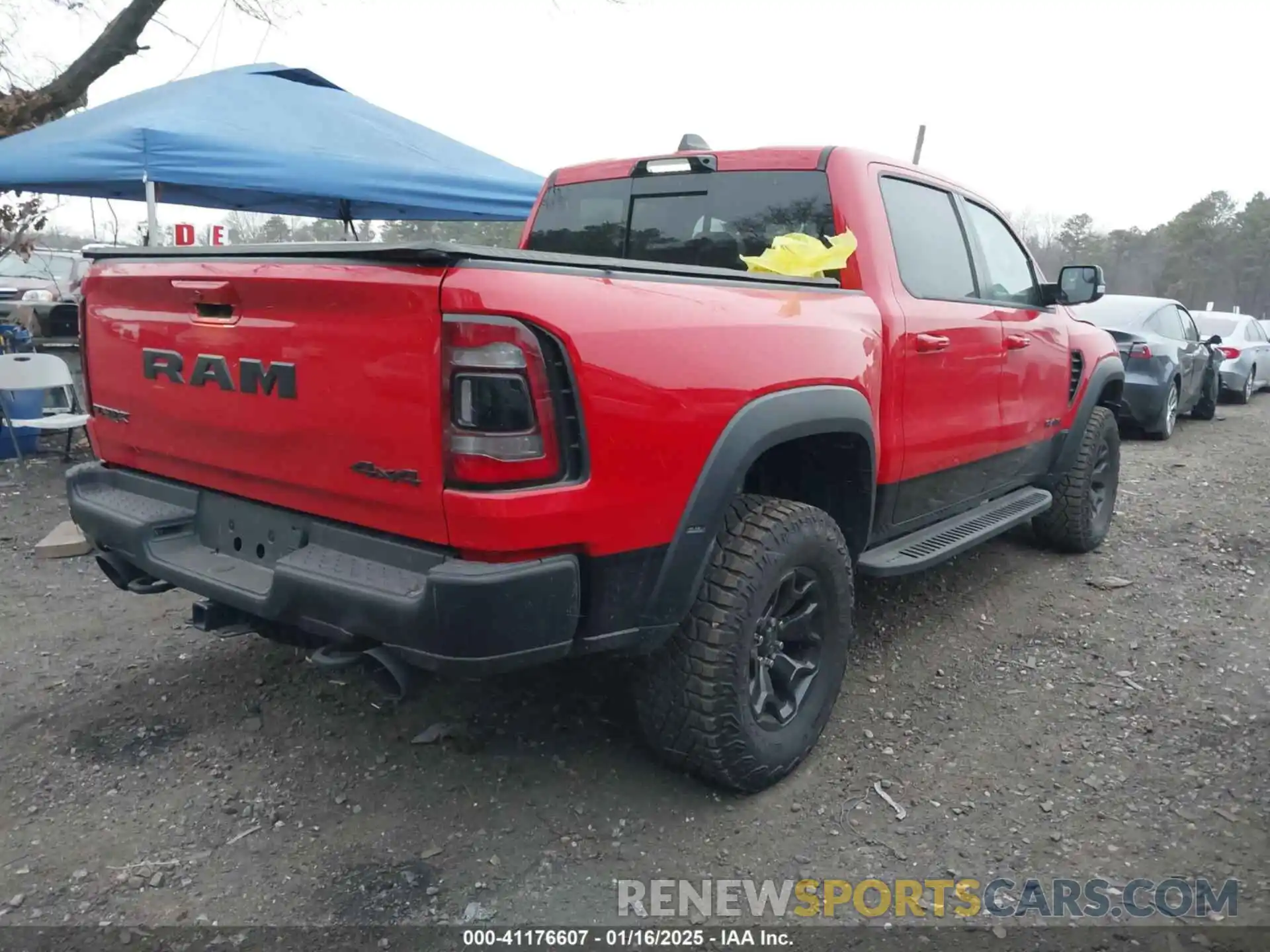 4 Photograph of a damaged car 1C6SRFU93NN415101 RAM 1500 2022