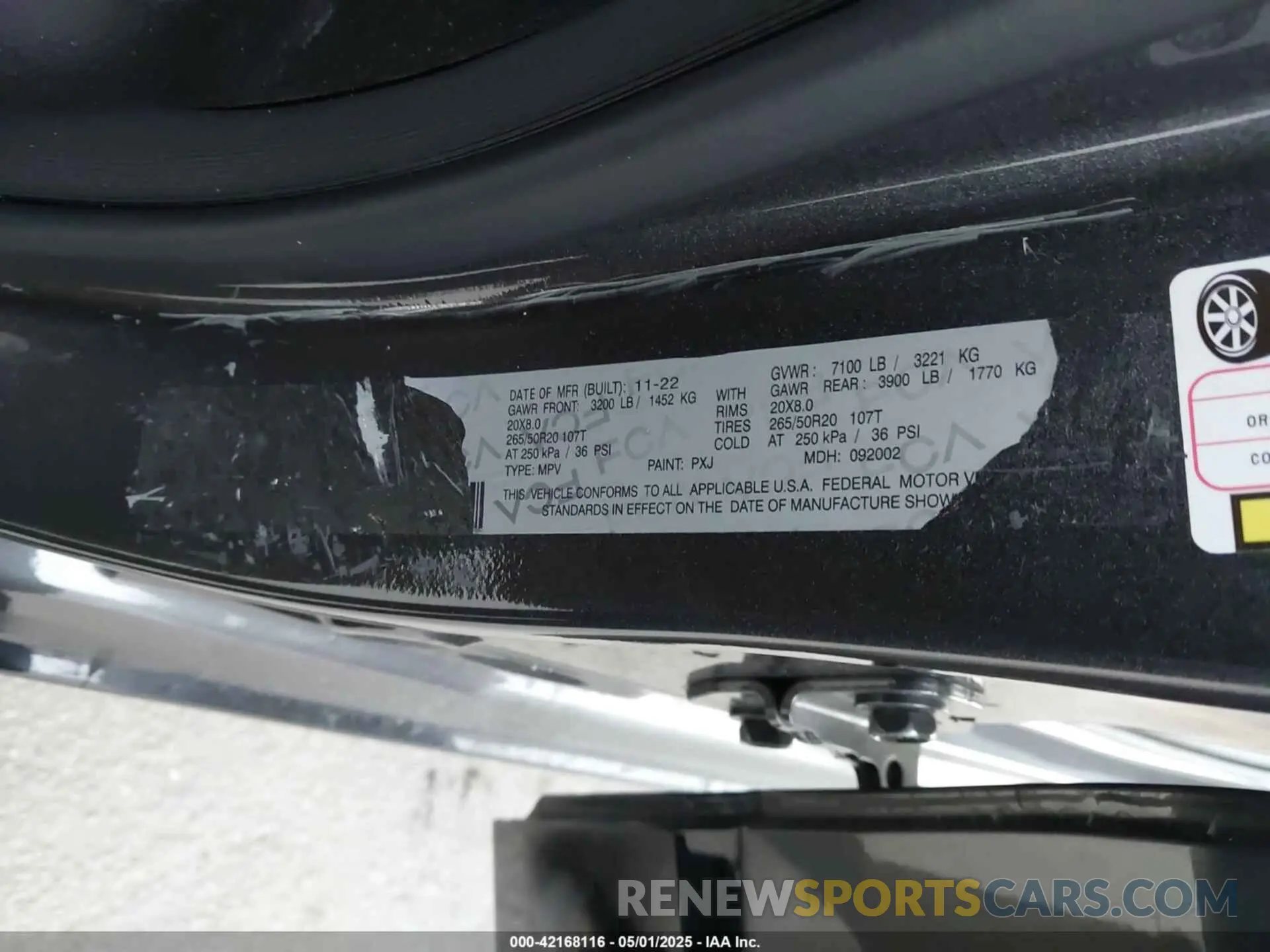 20 Photograph of a damaged car 1C6SRFU93NN415194 RAM 1500 2022