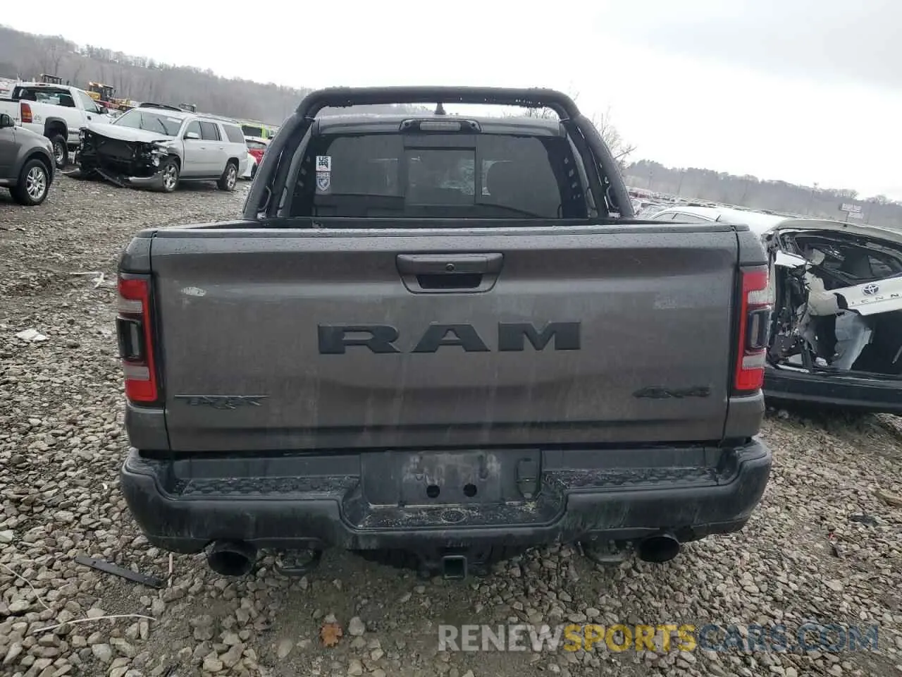 6 Photograph of a damaged car 1C6SRFU94NN101960 RAM 1500 2022