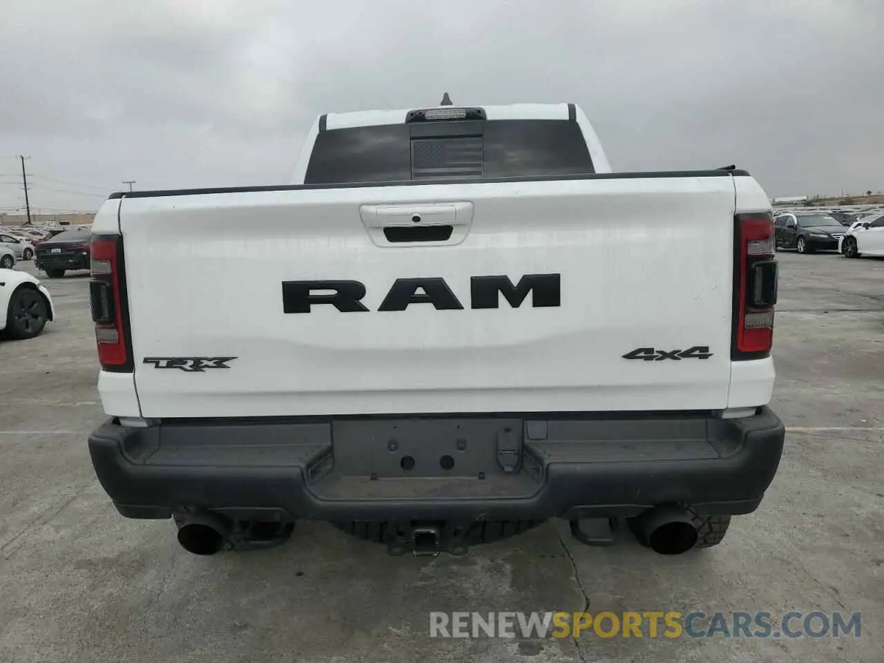 6 Photograph of a damaged car 1C6SRFU95NN357489 RAM 1500 2022