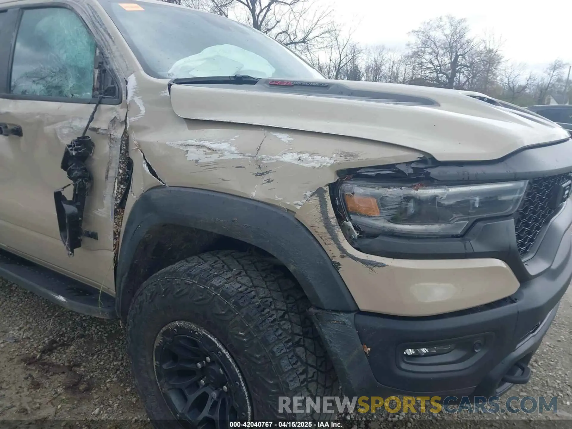 6 Photograph of a damaged car 1C6SRFU95NN399791 RAM 1500 2022
