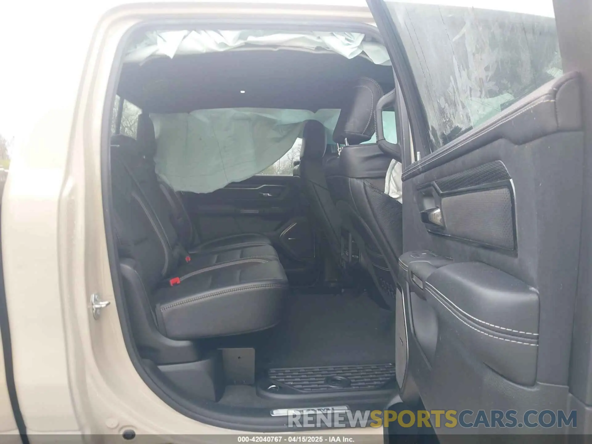 8 Photograph of a damaged car 1C6SRFU95NN399791 RAM 1500 2022
