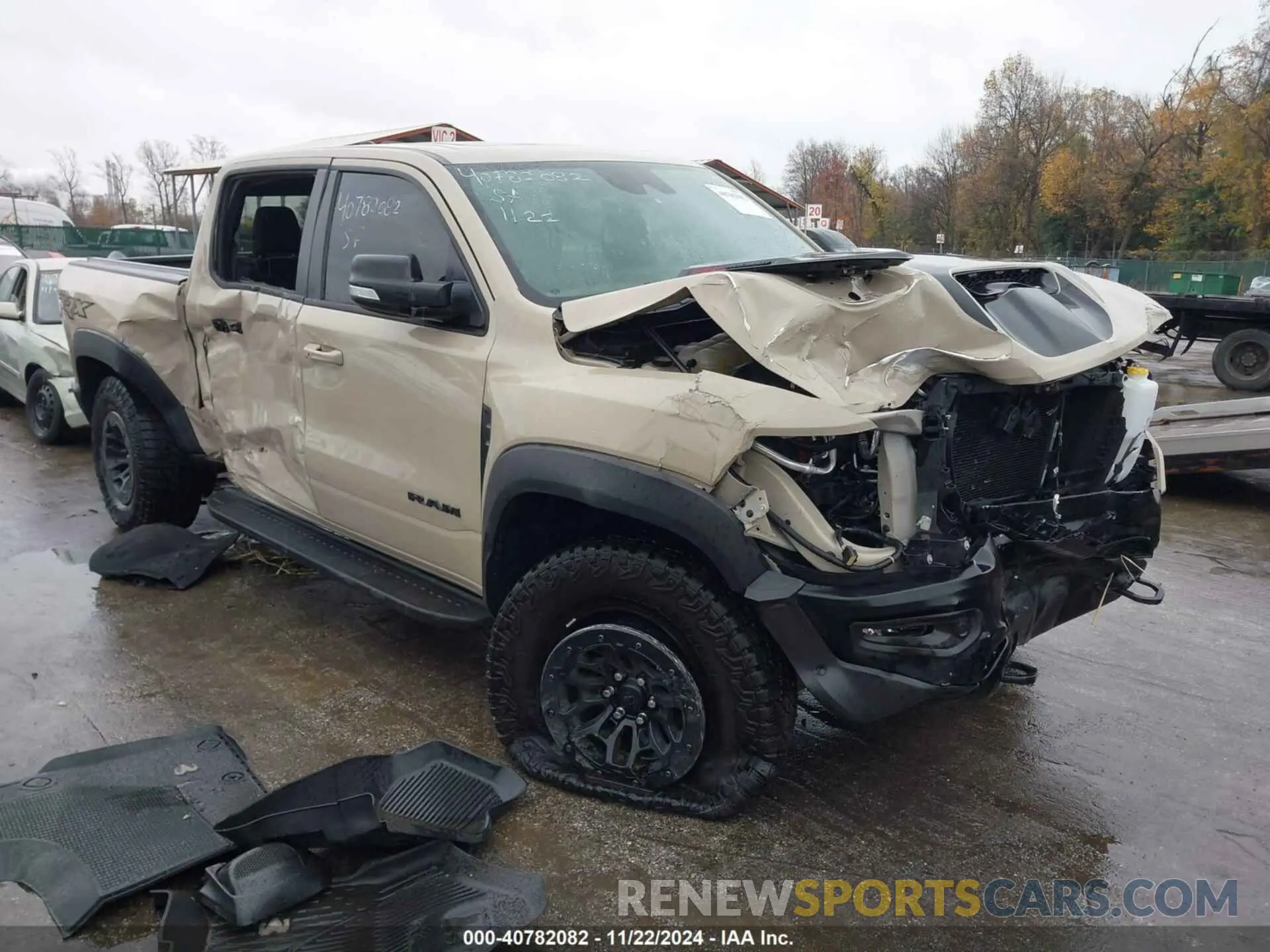 1 Photograph of a damaged car 1C6SRFU96NN404111 RAM 1500 2022