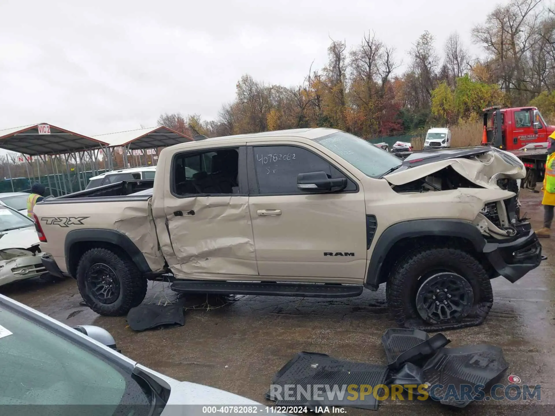 13 Photograph of a damaged car 1C6SRFU96NN404111 RAM 1500 2022