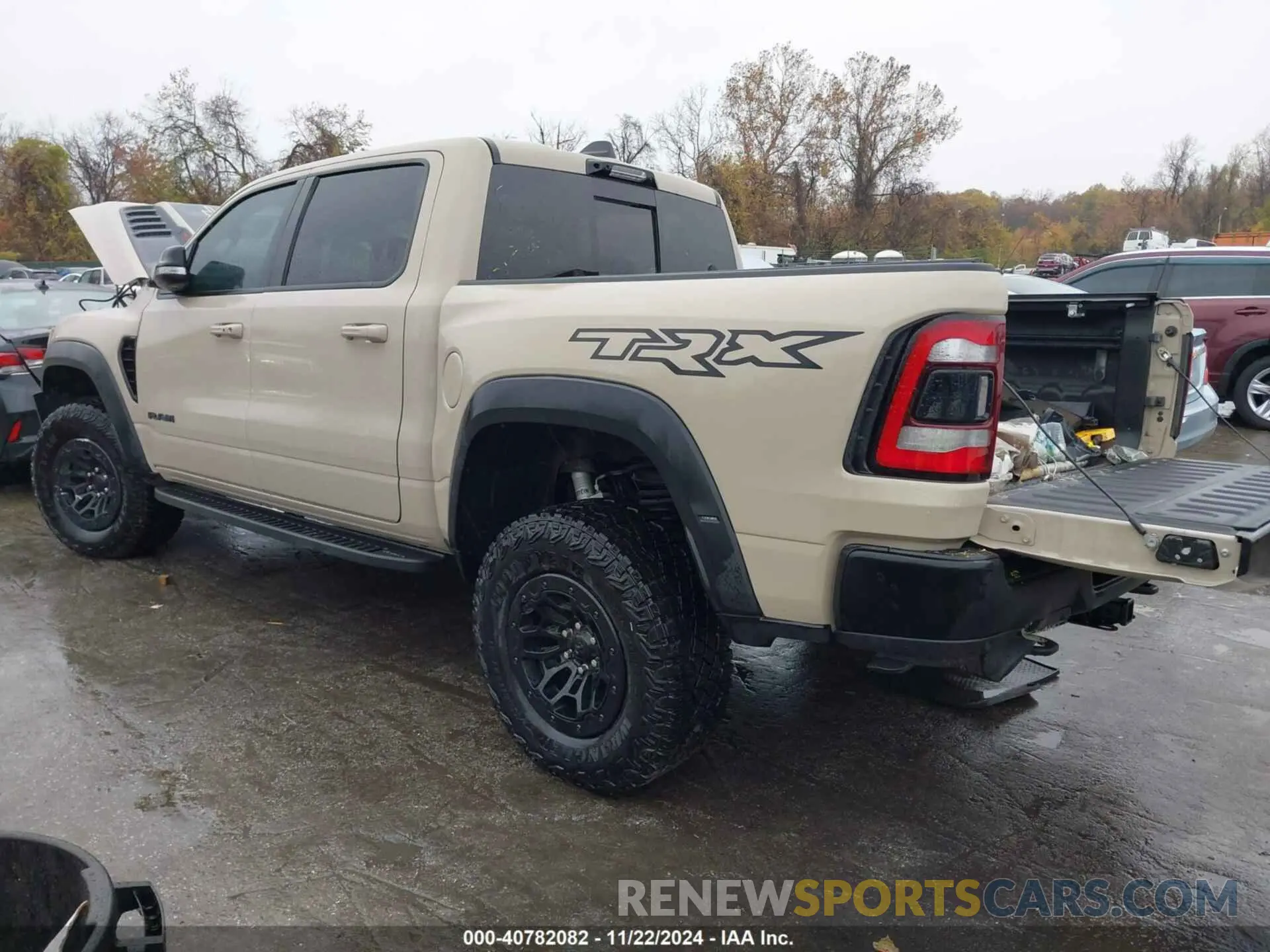 3 Photograph of a damaged car 1C6SRFU96NN404111 RAM 1500 2022