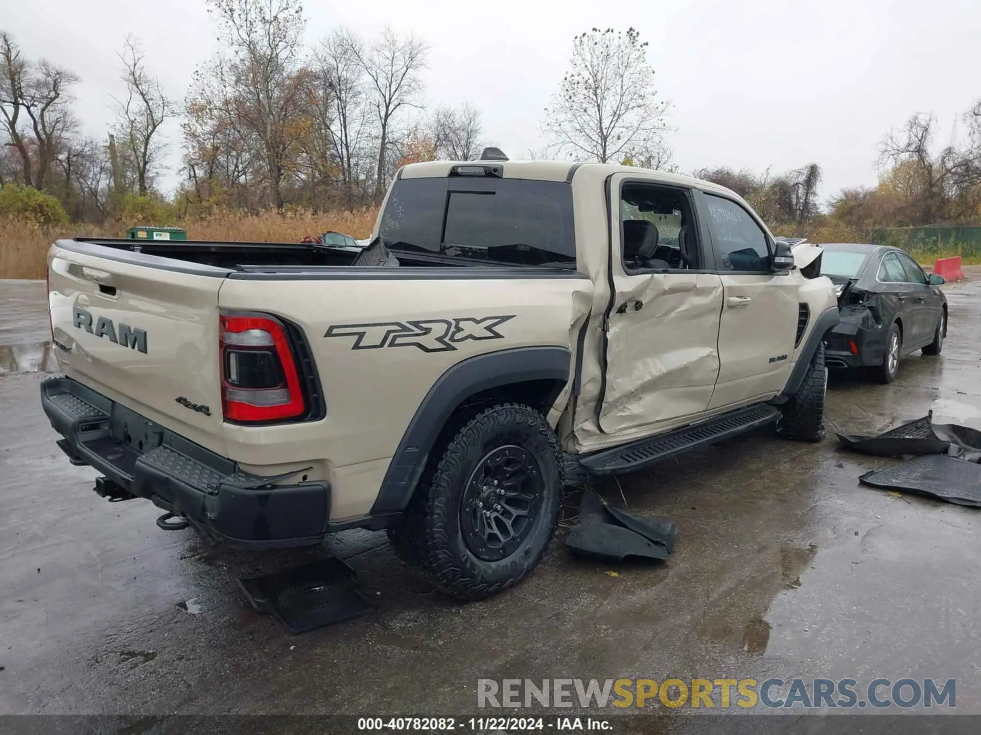 4 Photograph of a damaged car 1C6SRFU96NN404111 RAM 1500 2022
