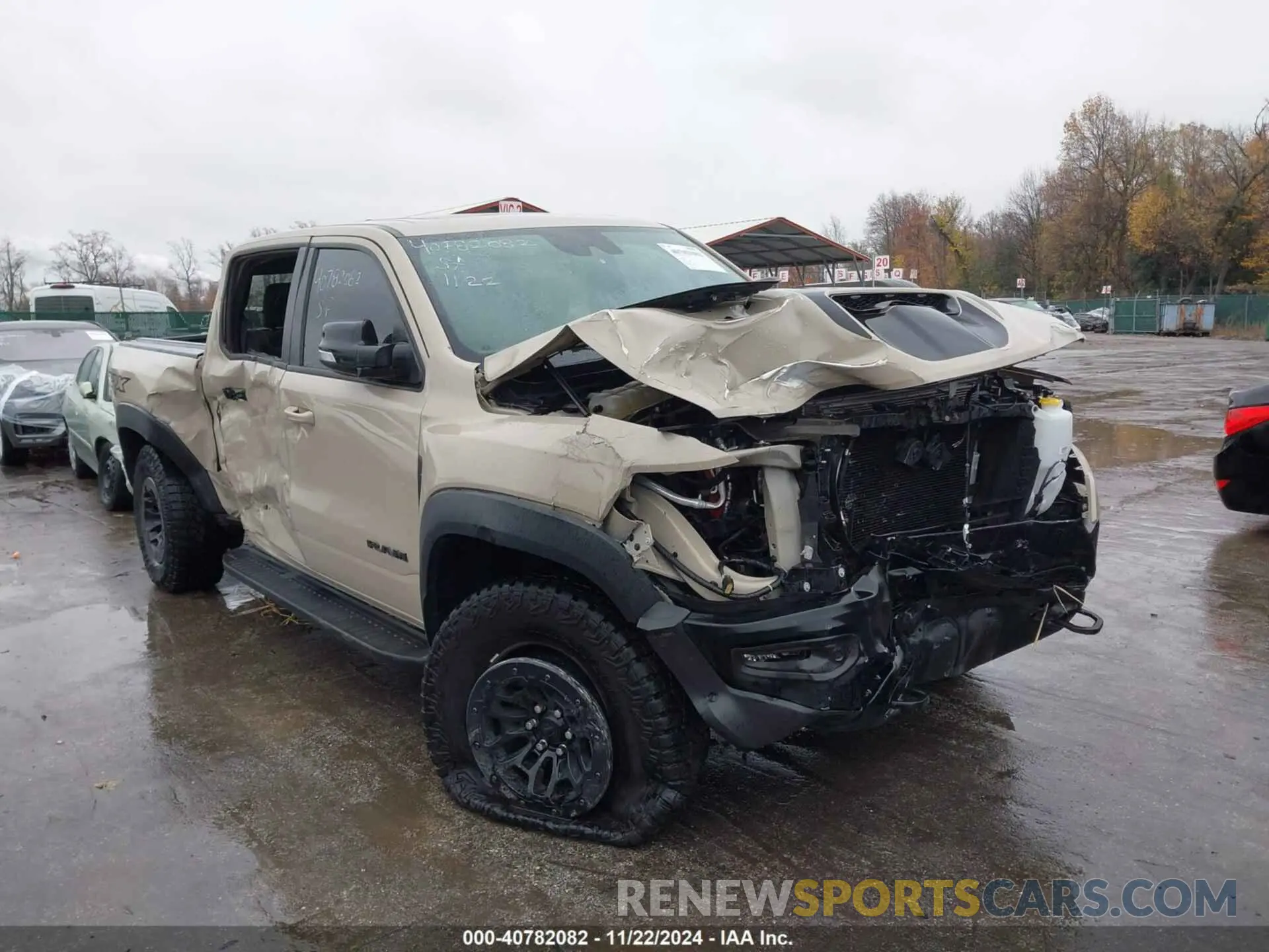 6 Photograph of a damaged car 1C6SRFU96NN404111 RAM 1500 2022