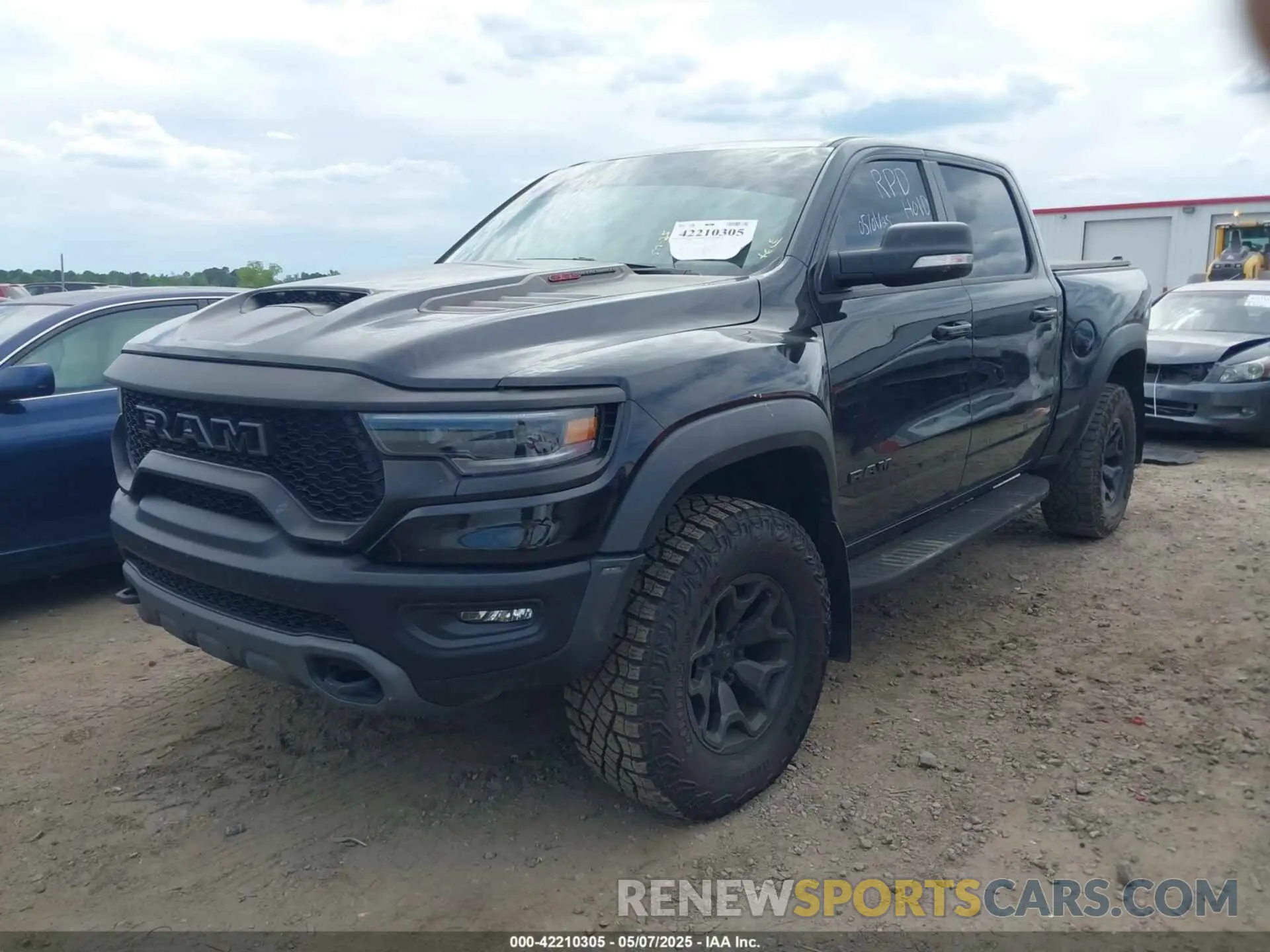 2 Photograph of a damaged car 1C6SRFU97NN112337 RAM 1500 2022