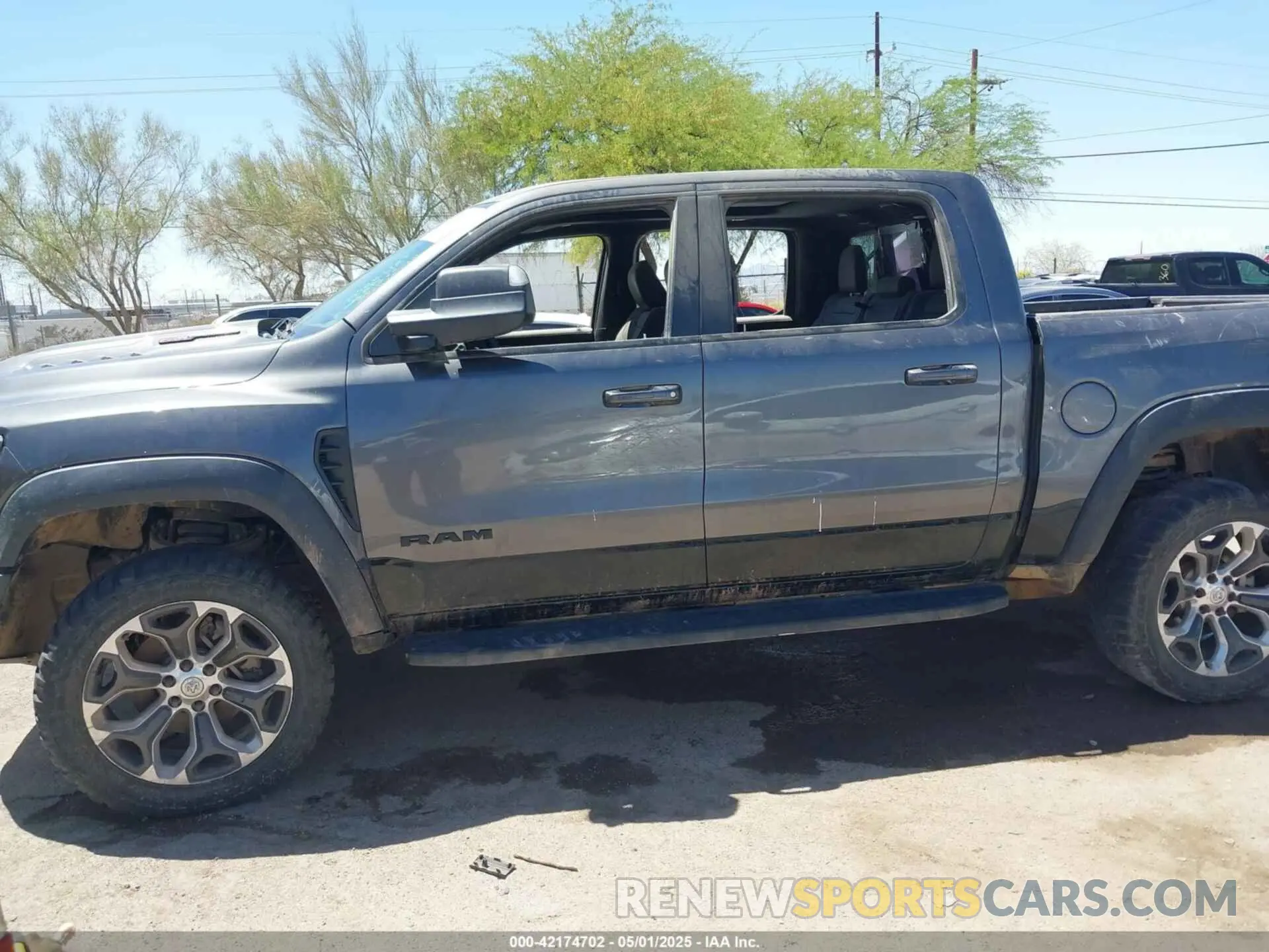 6 Photograph of a damaged car 1C6SRFU97NN353587 RAM 1500 2022