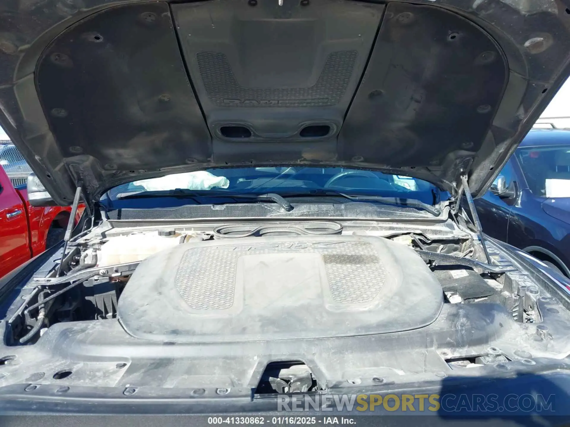 10 Photograph of a damaged car 1C6SRFU98NN377235 RAM 1500 2022