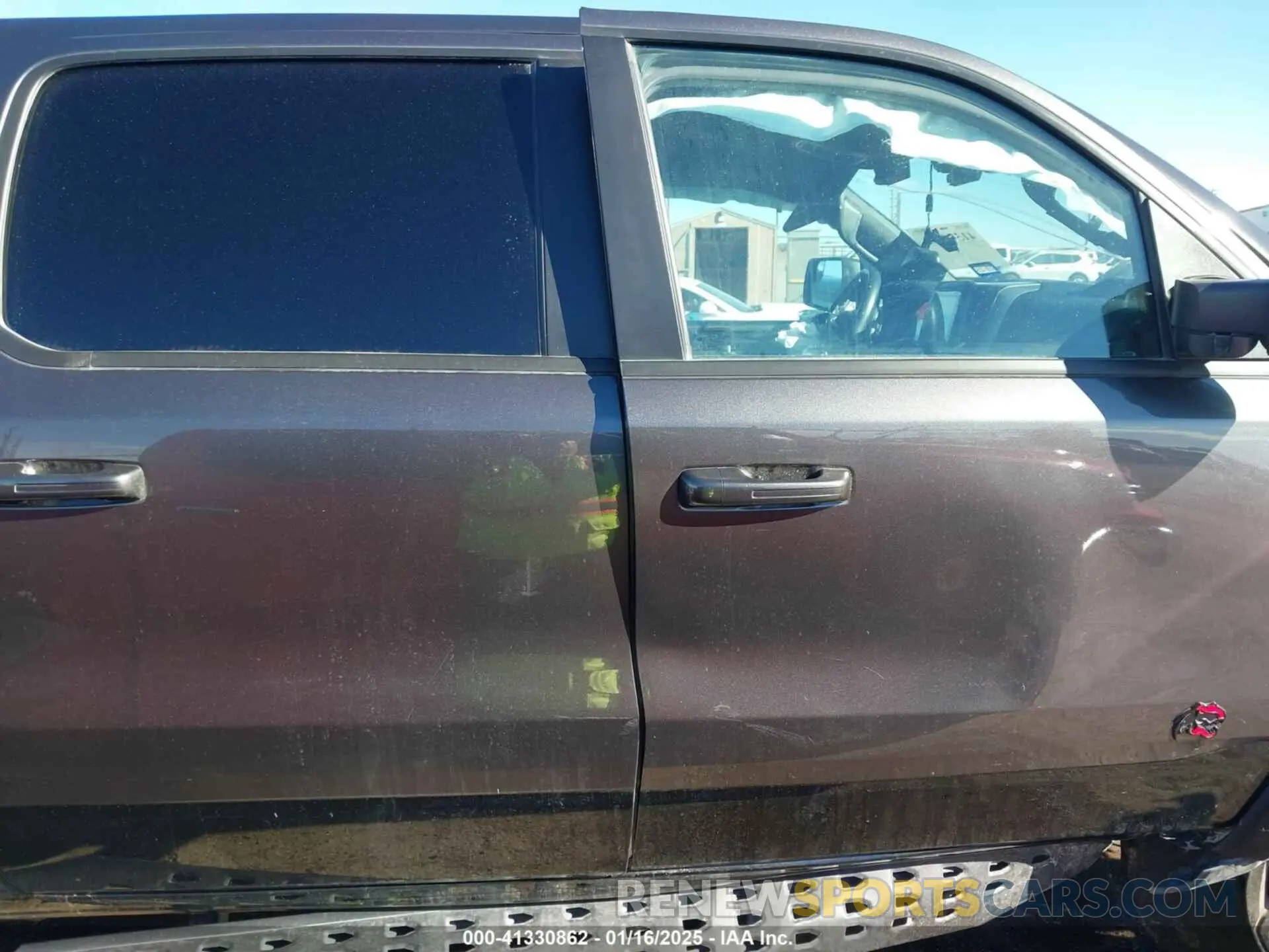 13 Photograph of a damaged car 1C6SRFU98NN377235 RAM 1500 2022