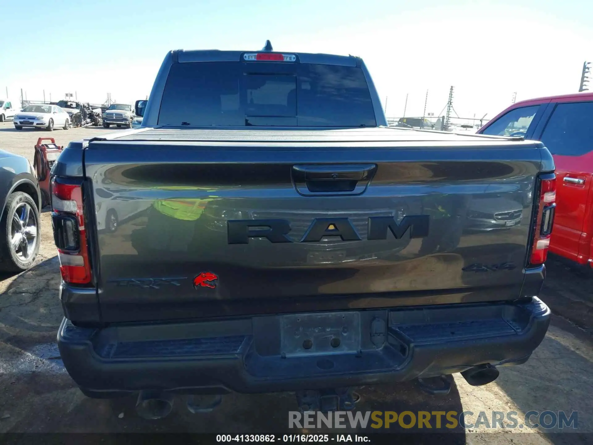 16 Photograph of a damaged car 1C6SRFU98NN377235 RAM 1500 2022