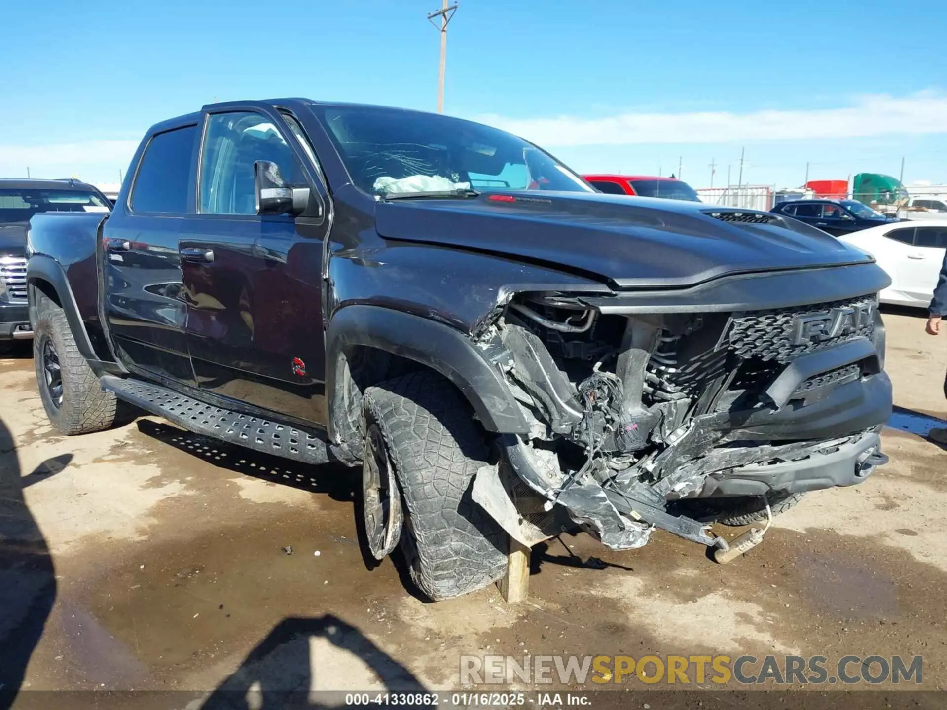 6 Photograph of a damaged car 1C6SRFU98NN377235 RAM 1500 2022