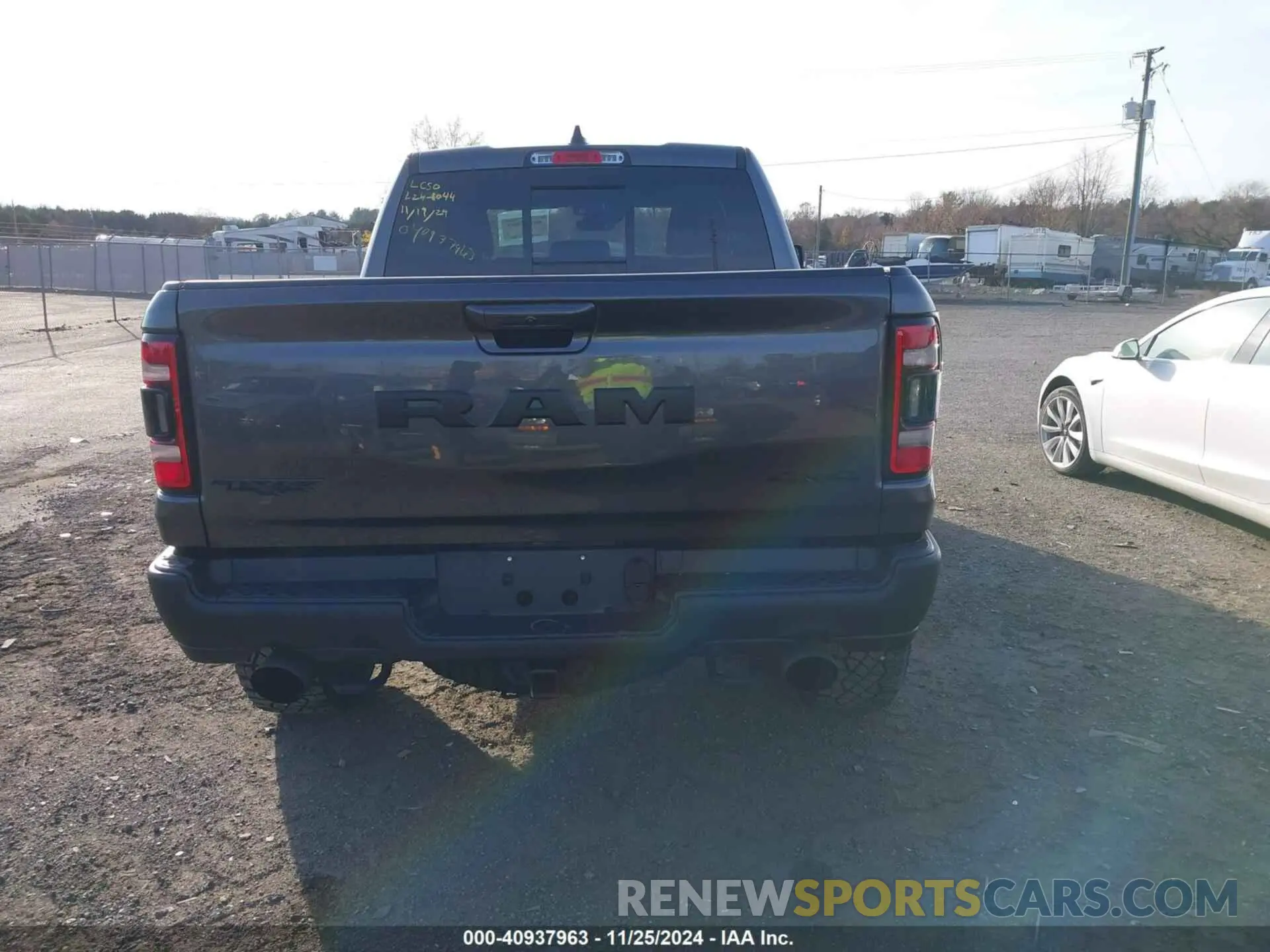 16 Photograph of a damaged car 1C6SRFU99NN144769 RAM 1500 2022