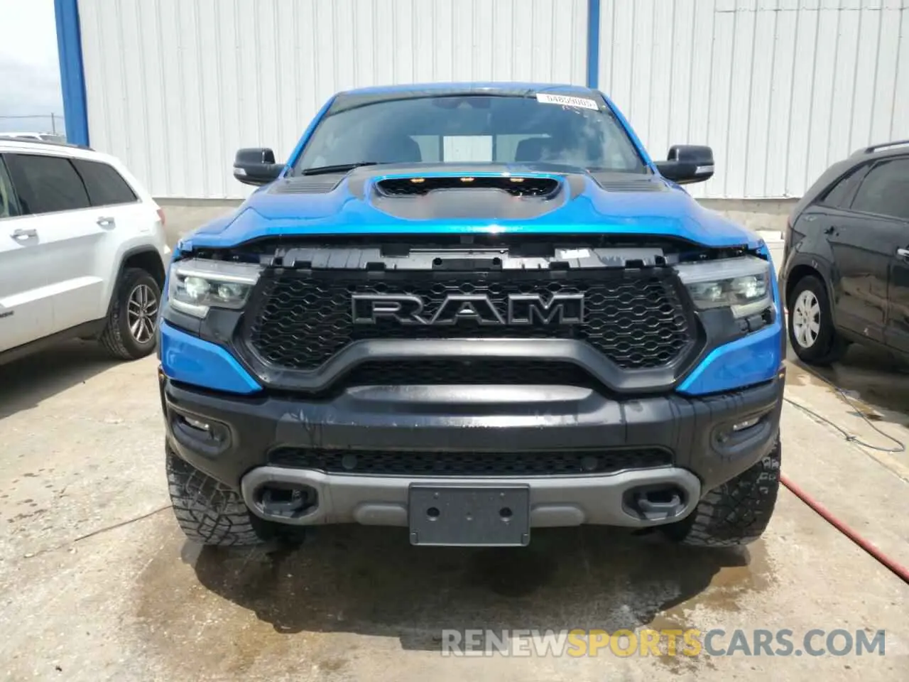 5 Photograph of a damaged car 1C6SRFU99NN147798 RAM 1500 2022