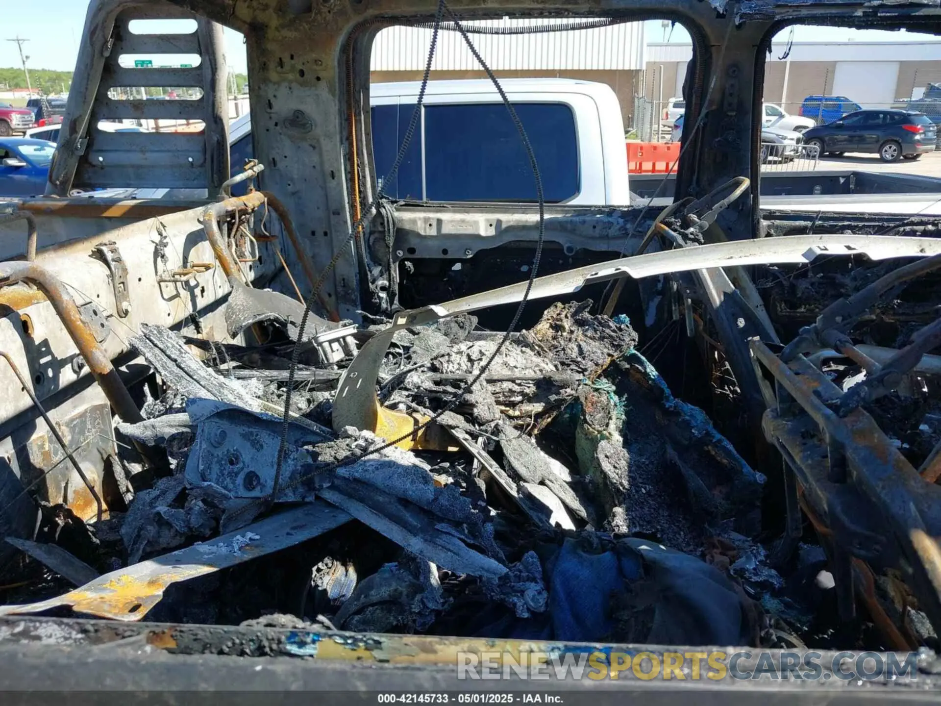 8 Photograph of a damaged car 1C6SRFU99NN151639 RAM 1500 2022