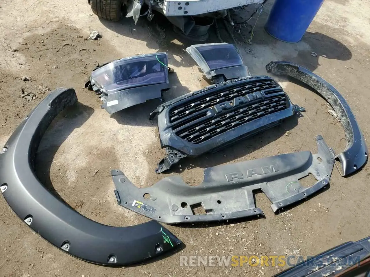 12 Photograph of a damaged car 1C6SRFVT5NN338550 RAM 1500 2022