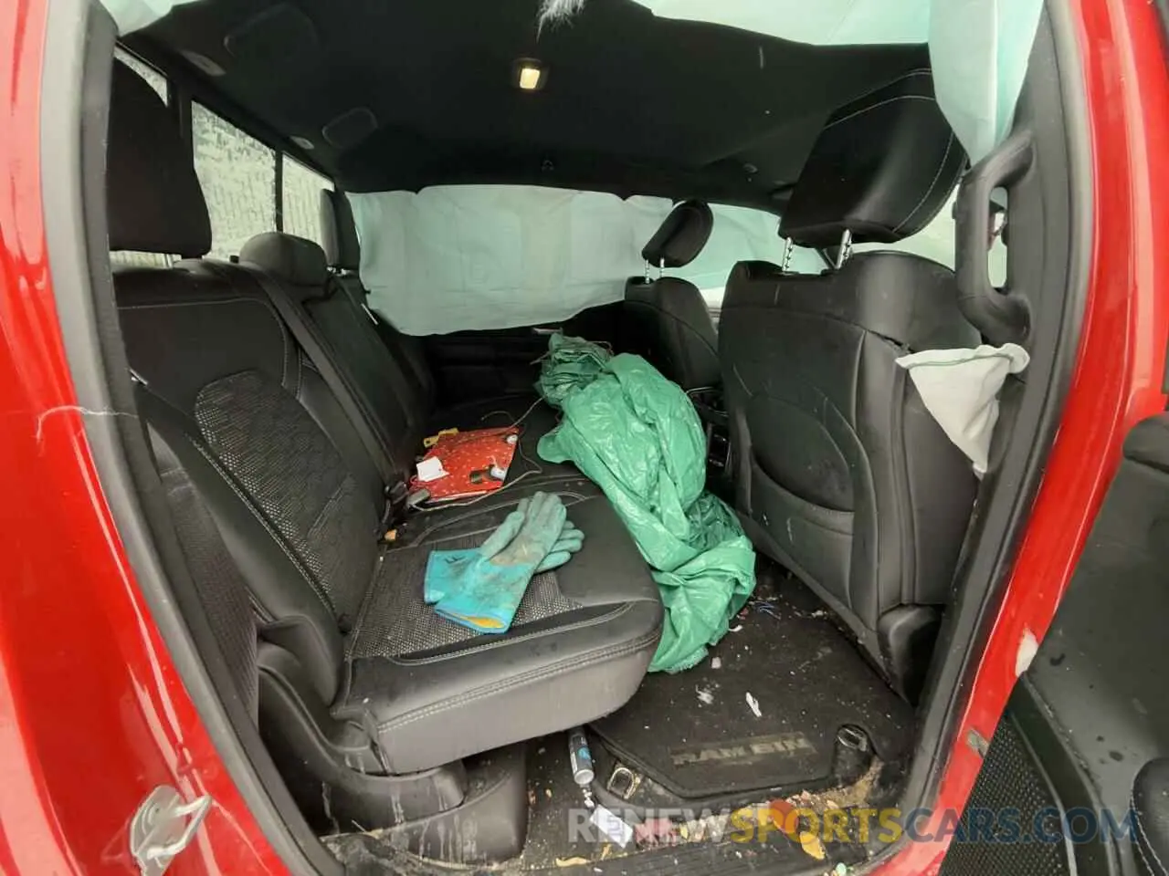 10 Photograph of a damaged car 1C6SRFVT9NN312744 RAM 1500 2022
