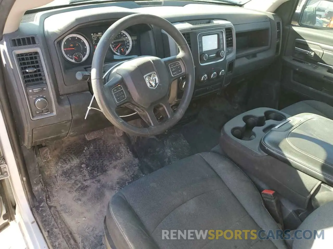 8 Photograph of a damaged car 3C6JR6DG2NG374477 RAM 1500 2022