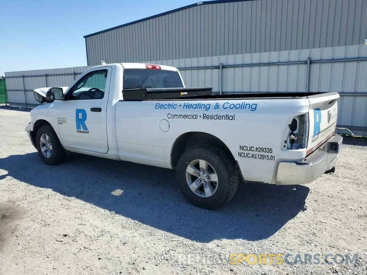 2 Photograph of a damaged car 3C6JR6DG2NG429493 RAM 1500 2022