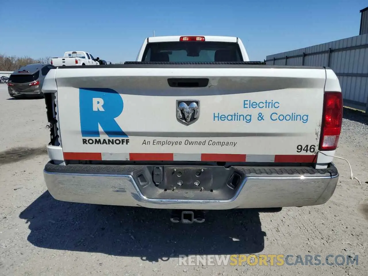 6 Photograph of a damaged car 3C6JR6DG2NG429493 RAM 1500 2022