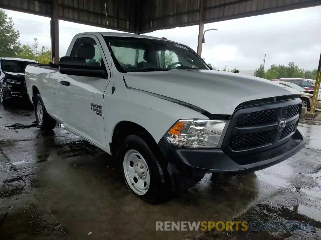 4 Photograph of a damaged car 3C6JR6DG5NG300972 RAM 1500 2022