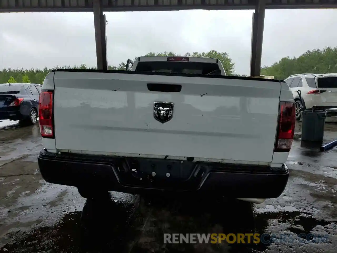 6 Photograph of a damaged car 3C6JR6DG5NG300972 RAM 1500 2022