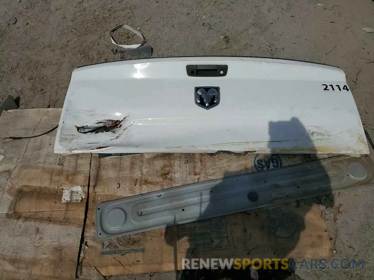 12 Photograph of a damaged car 3C6JR6DT4NG172298 RAM 1500 2022