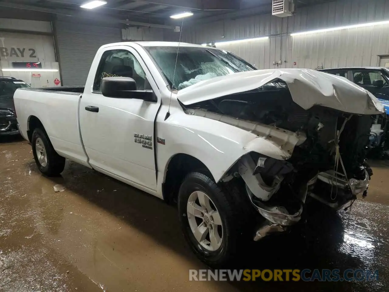 4 Photograph of a damaged car 3C6JR6DT7NG205584 RAM 1500 2022