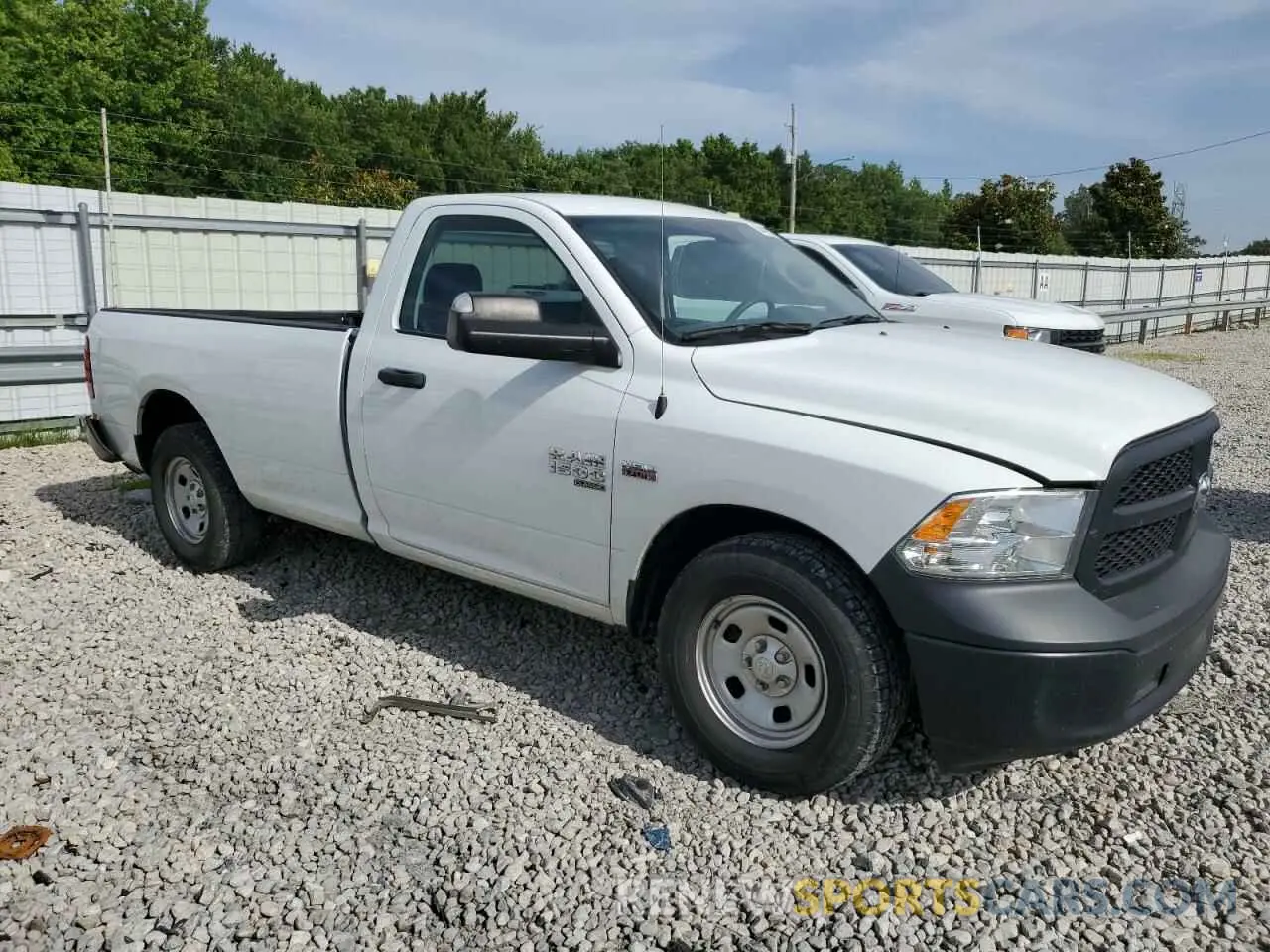 4 Photograph of a damaged car 3C6JR6DT9NG198962 RAM 1500 2022